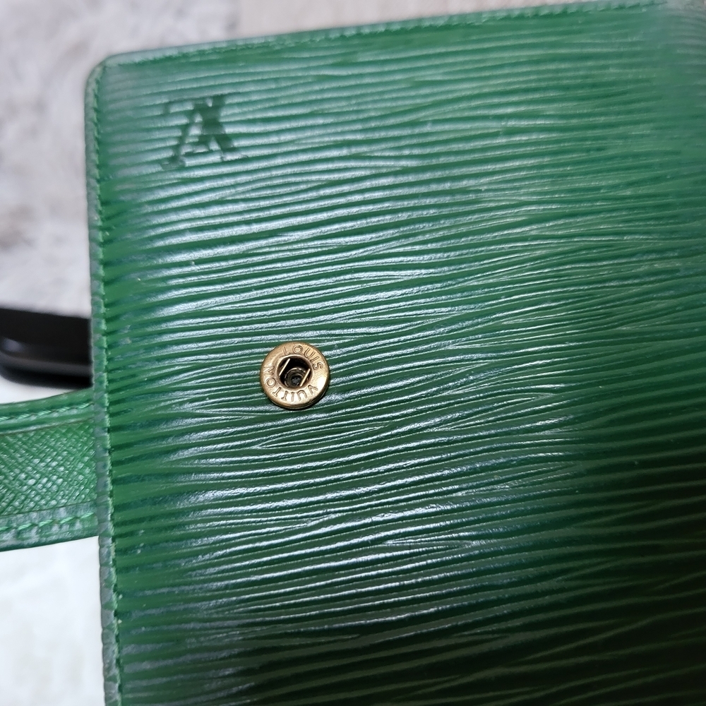 Louis Vuitton Epi Leather Porte Billes Compact Wallet Green Button Bifold Snap - Picture 5 of 10